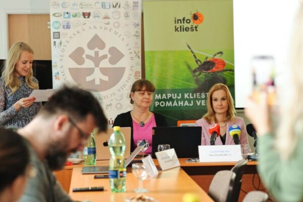 Mapuj kliešte. Pomáhaj vede!